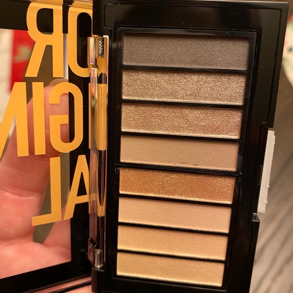 Revlon eyeshadow bundle - Picture 3 of 5